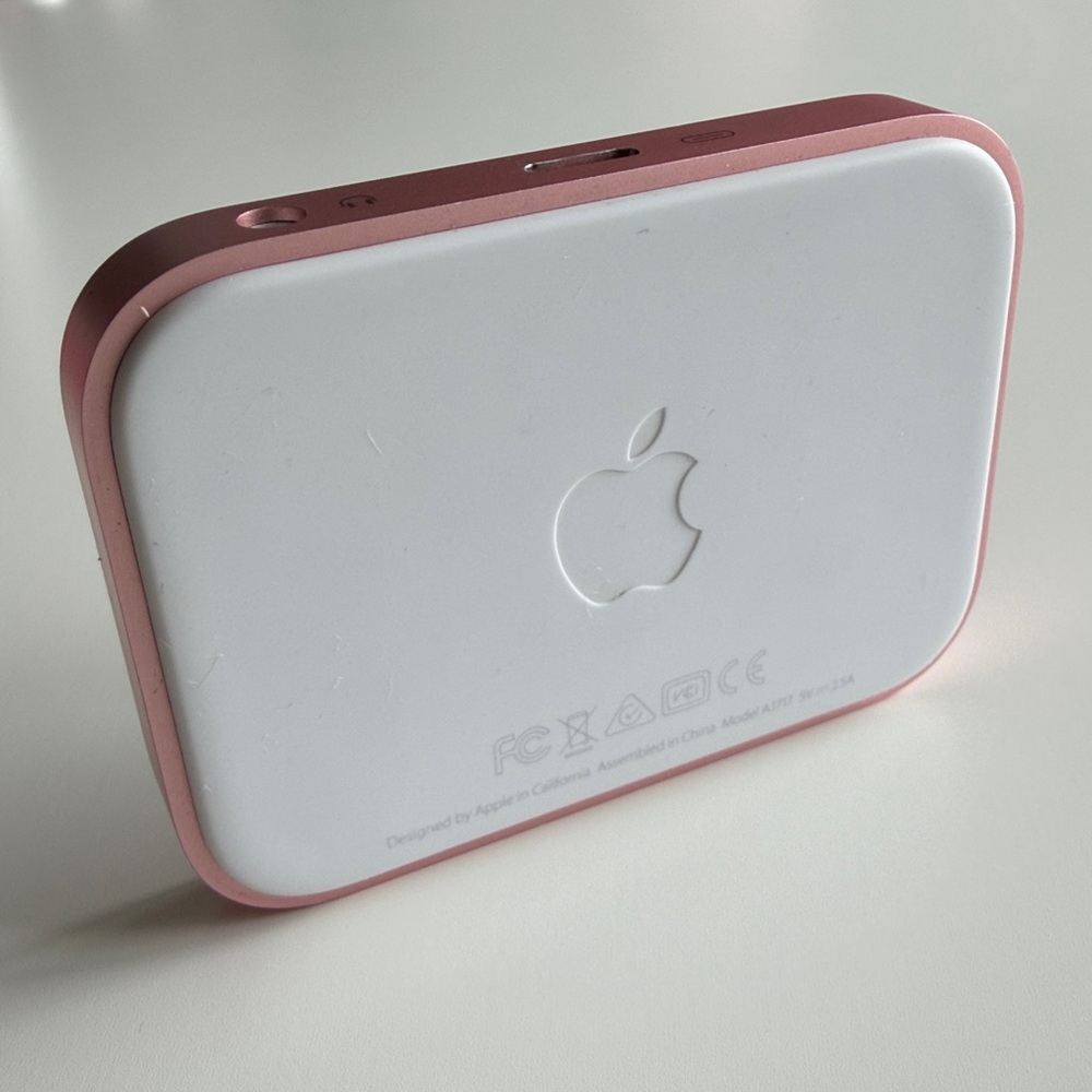 Apple Charger Stand / Lightning Dock - Rose Gold Metallic A1717 - Picture 5 of 5